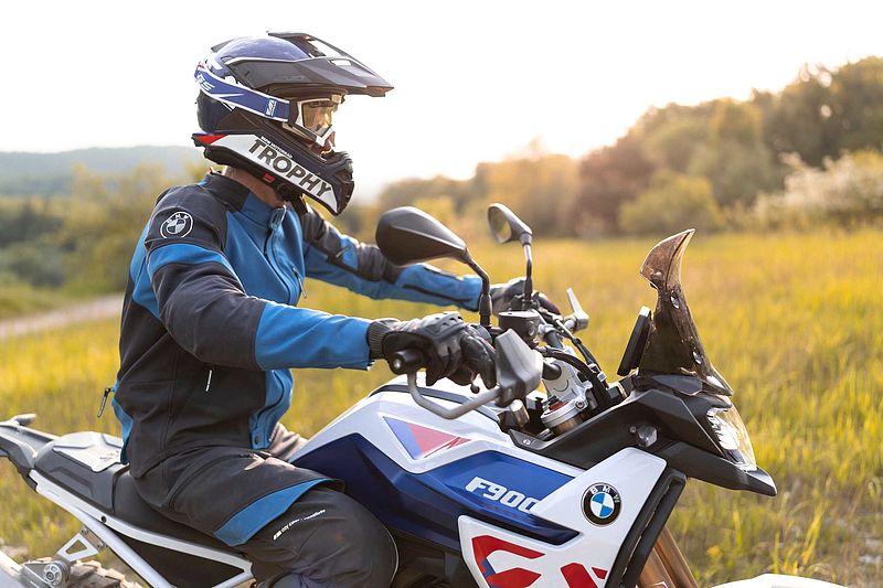 BMW Motorrad präsentiert die neue BMW Motorrad Clothing Collection 2024.