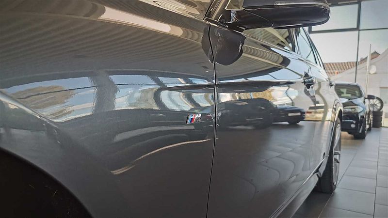 BMW 320i xDrive Touring M-Sportpaket, Navi+