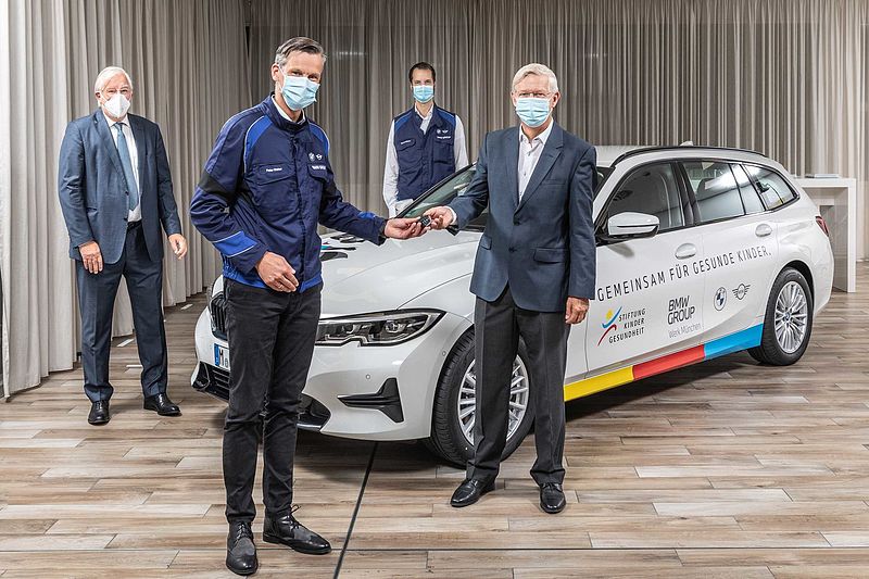 BMW Group Werk München spendet Fahrzeug