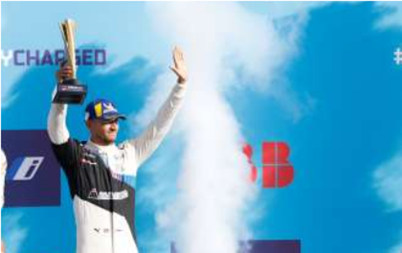 Dramatisches WM-Finale in Berlin: Jake Dennis beendet Abschiedssaison von BMW i Andretti Motorsport in der Formel E auf Platz drei in der Fahrerwertung.