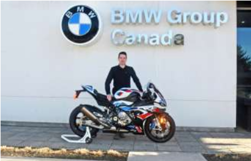 Nach spannender Saison: Ben Young gewinnt die BMW Motorrad Race Trophy 2021.