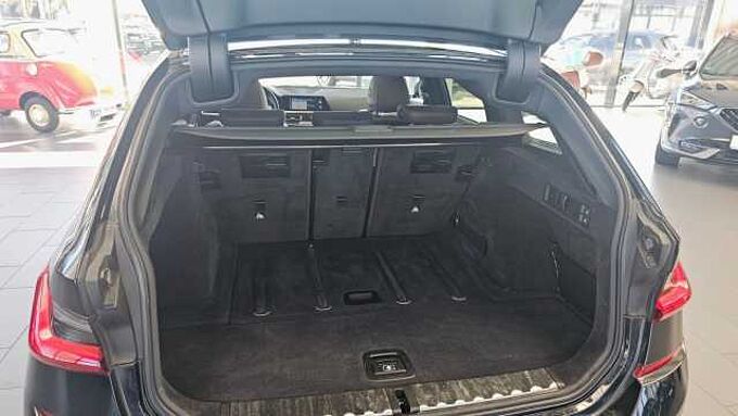 BMW M340i Touring xDrive ACC / HUD / PANO / Keyless