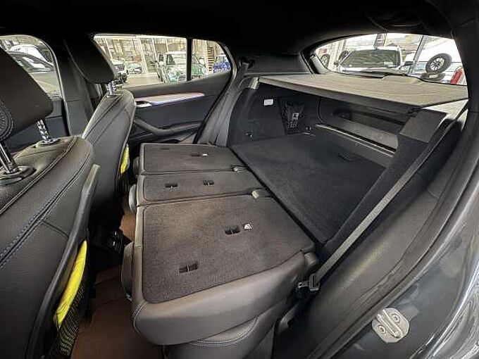 BMW X2 sDrive18i M-Sport / LED / Aut.