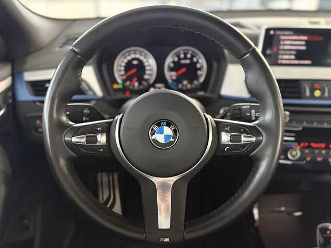 BMW X2 sDrive18i M-Sport / LED / Aut.