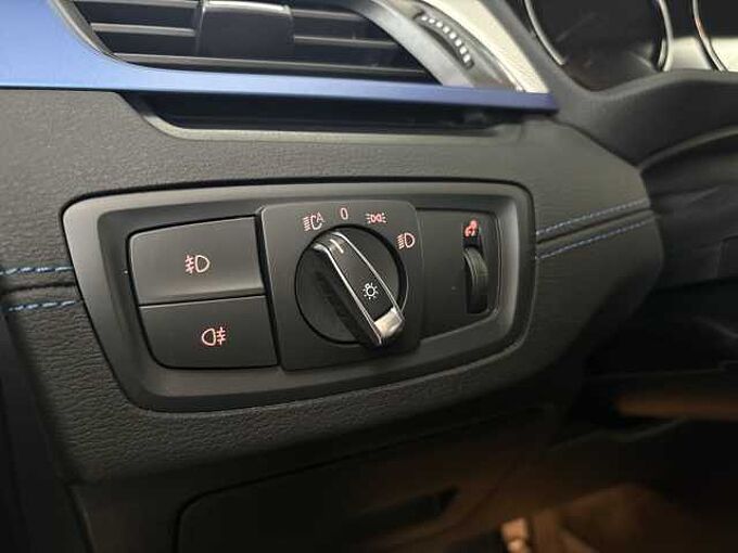 BMW X2 sDrive18i M-Sport / LED / Aut.