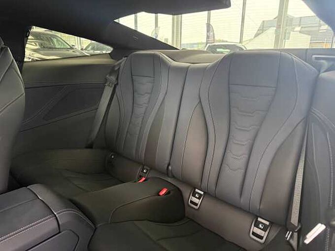 BMW 840d xDrive Coupe Driv.Prof. / Park+ / HUD / Laser