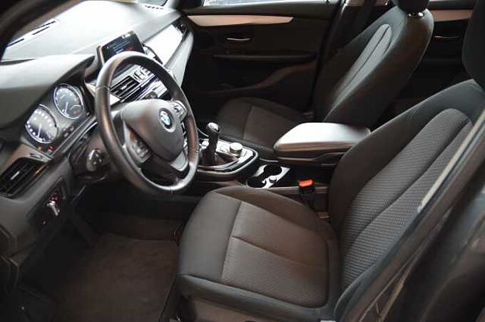 BMW 218i Active Tourer Navi,LED,Sitzhzg.
