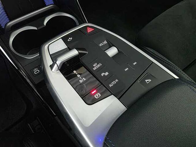 BMW X1 xDrive20d M-Sport/Panorama/AHK/GJR/HK/19'