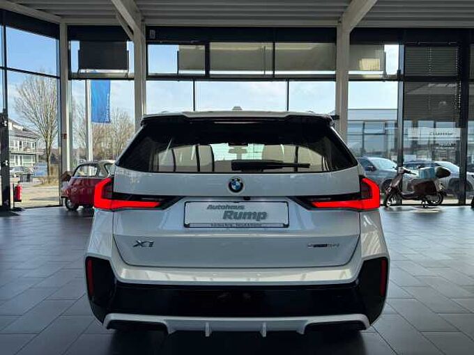 BMW X1 sDrive 18i M Sportpaket / Adapt.LED / Keyless