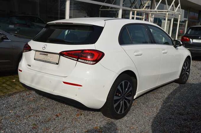 Mercedes-Benz A180 Autom. Navi.Sports.