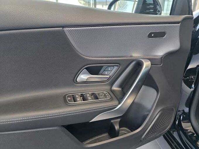 Mercedes-Benz A 250 4Matic 7G-DCT Progressive Multibeam LED / MBUX