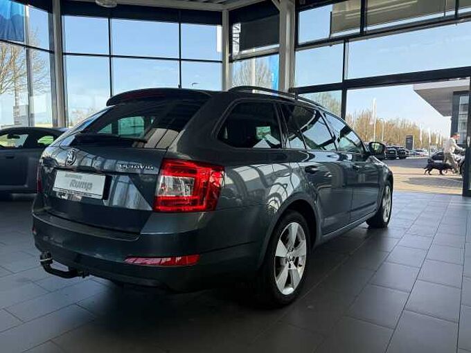 SKODA Octavia Combi Style NAVI/AHK/Klimaaut/LM
