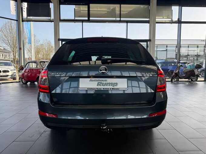 SKODA Octavia Combi Style NAVI/AHK/Klimaaut/LM