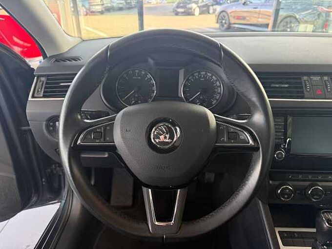 SKODA Octavia Combi Style NAVI/AHK/Klimaaut/LM