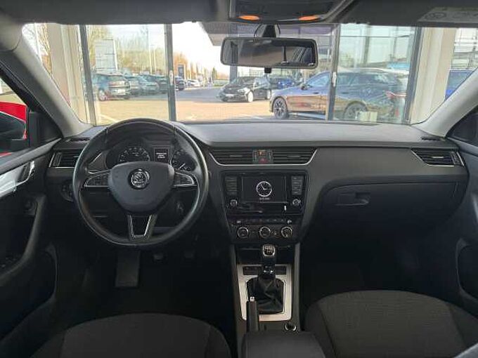 SKODA Octavia Combi Style NAVI/AHK/Klimaaut/LM