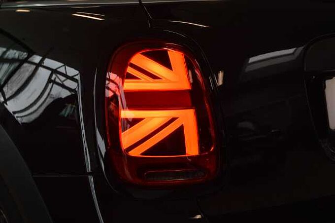 MINI 5-T&Uuml;RER One Aut. Classic Trim