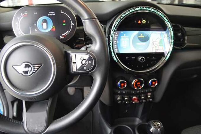 MINI ONE 5-T&Uuml;RER Pano,Navi