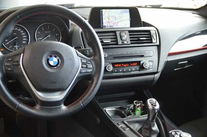 BMW 120d Sport Line LED, Navi, H&K SS