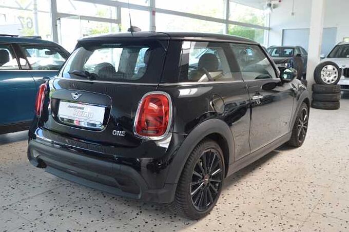 MINI ONE 3trg Classic Trim Navi Sports.