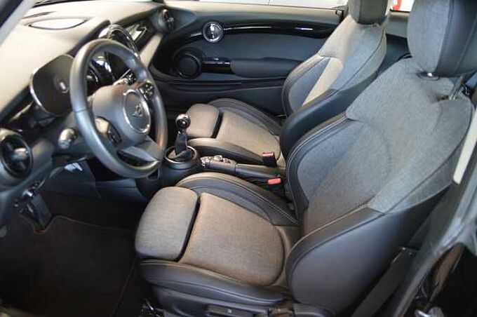 MINI ONE 3trg Classic Trim Navi Sports.