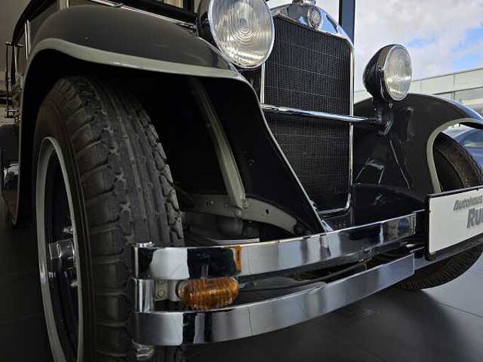 Mercedes-Benz Stuttgart 260 (W11) 