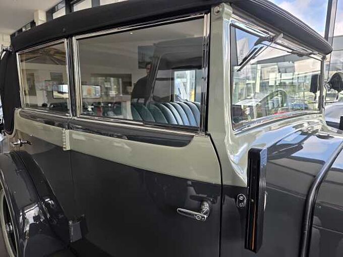 Mercedes-Benz Stuttgart 260 (W11) 