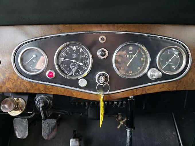 Mercedes-Benz Stuttgart 260 (W11) 
