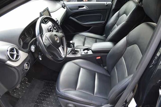 Mercedes-Benz B 200 Sports Tourer 1.Hd. AHK