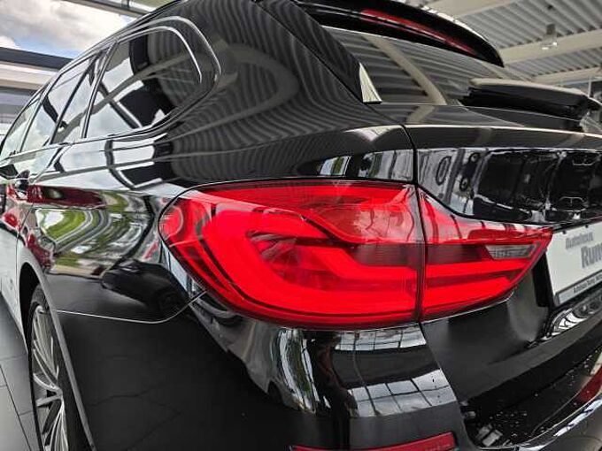 BMW 520d Touring Sport Line HUD/PANO/AHK/RFK/Adapt.LED