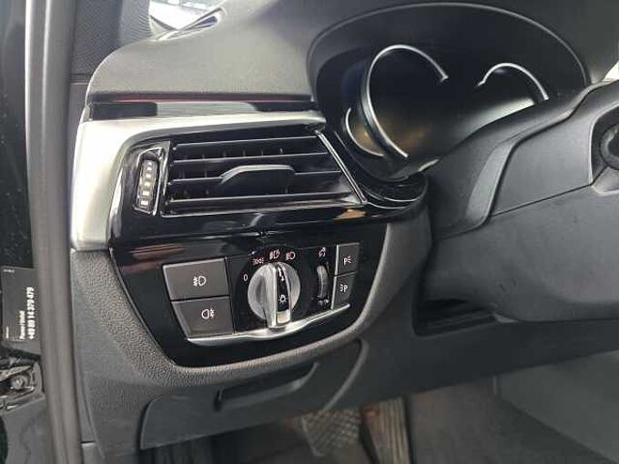 BMW 520d Touring Sport Line HUD/PANO/AHK/RFK/Adapt.LED