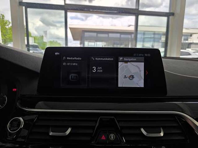 BMW 520d Touring Sport Line HUD/PANO/AHK/RFK/Adapt.LED