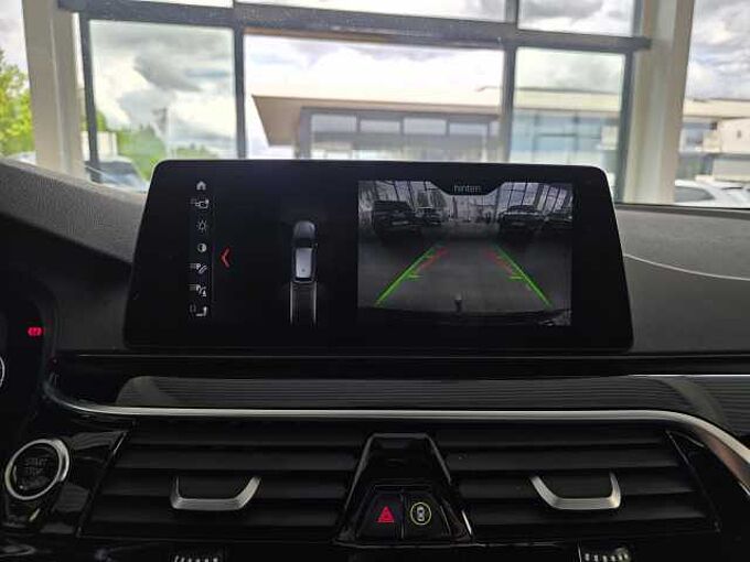 BMW 520d Touring Sport Line HUD/PANO/AHK/RFK/Adapt.LED