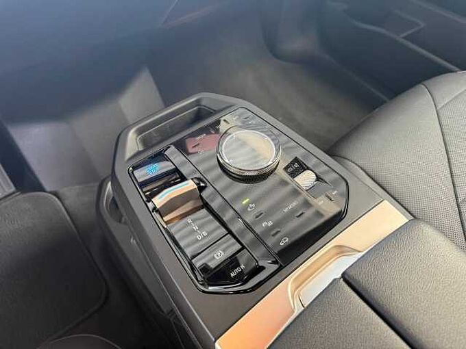 BMW iX xDrive50 Sportpaket/B&W/Drive.Prof./Luft