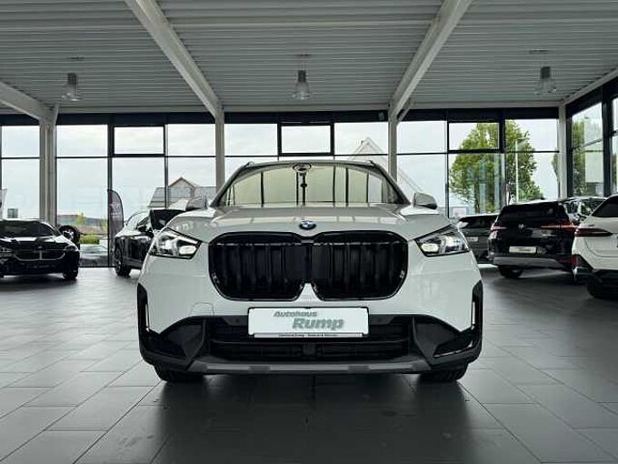 BMW X1 sDrive18i AHK,Adapt.LED,NAVI,RFK
