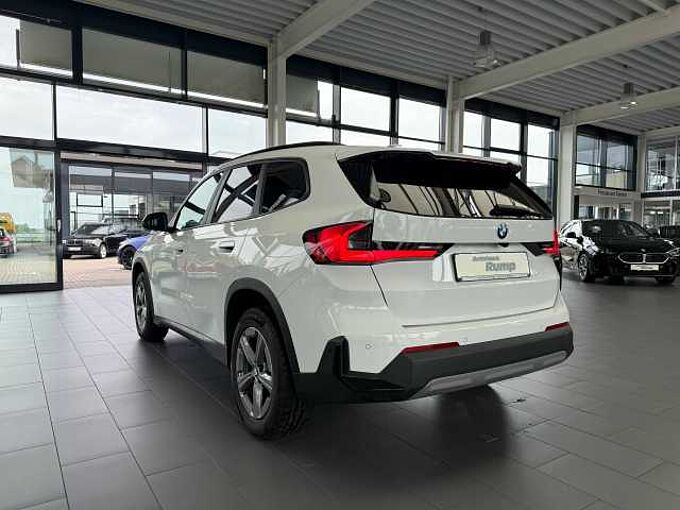 BMW X1 sDrive18i AHK,Adapt.LED,NAVI,RFK