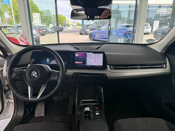 BMW X1 sDrive18i AHK,Adapt.LED,NAVI,RFK