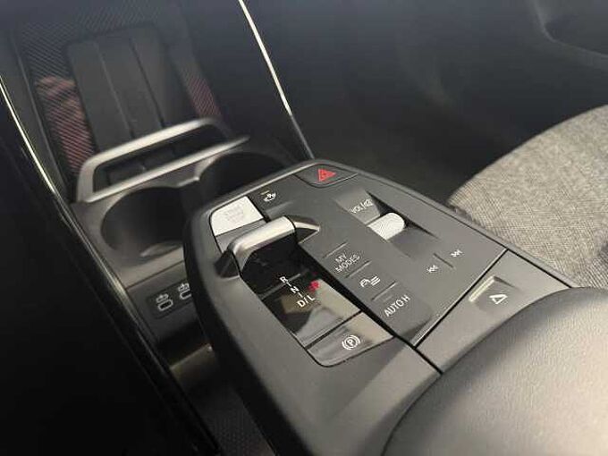 BMW X1 sDrive18i AHK,Adapt.LED,NAVI,RFK