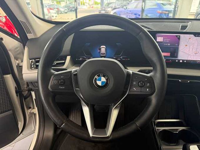 BMW X1 sDrive18i AHK,Adapt.LED,NAVI,RFK