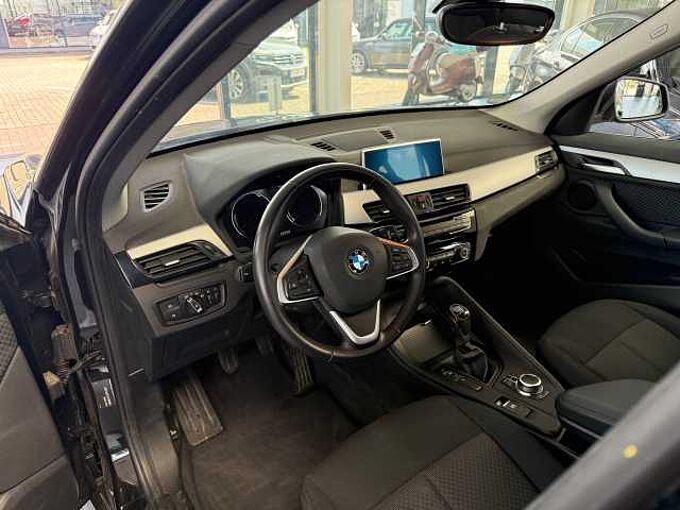 BMW X1 sDrive18i Advantage | LED| Navi | AHK 