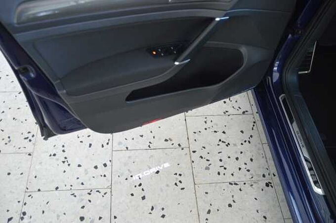 Volkswagen Golf VII Var. 1.5 TSI Auto. IQ.DRIVE AHK