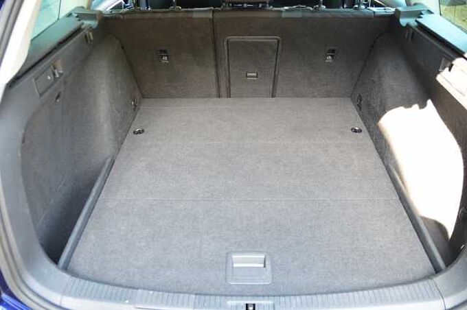 Volkswagen Golf VII Var. 1.5 TSI Auto. IQ.DRIVE AHK