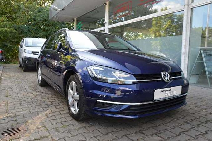 Volkswagen Golf VII Var. 1.5 TSI Auto. IQ.DRIVE AHK