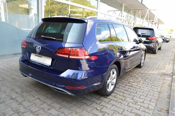 Volkswagen Golf VII Var. 1.5 TSI Auto. IQ.DRIVE AHK