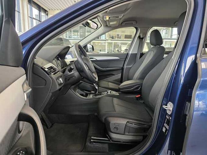 BMW X1 sDrive18i Advantage Aut. Navi | LED | SHZ | Park-Assist.