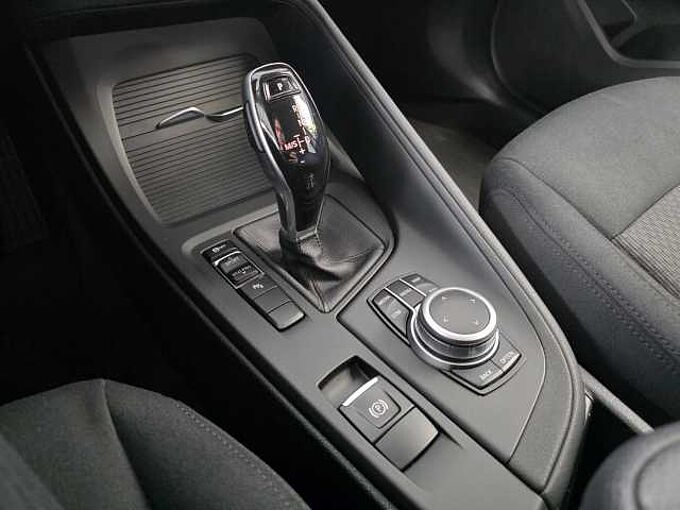BMW X1 sDrive18i Advantage Aut. Navi | LED | SHZ | Park-Assist.