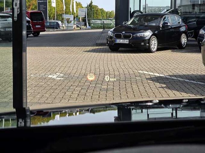 BMW 320d Sport Line AHK/HUD/Navi/Leder/RFK