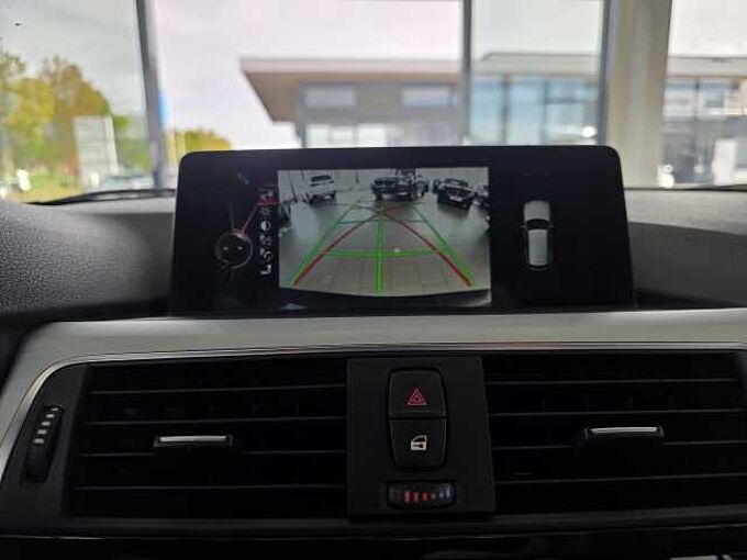 BMW 320d Sport Line AHK/HUD/Navi/Leder/RFK