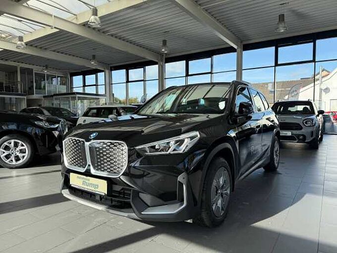 BMW iX1 eDrive20 | NAVI | KAMERA | PARKASSISTENT | SHZ