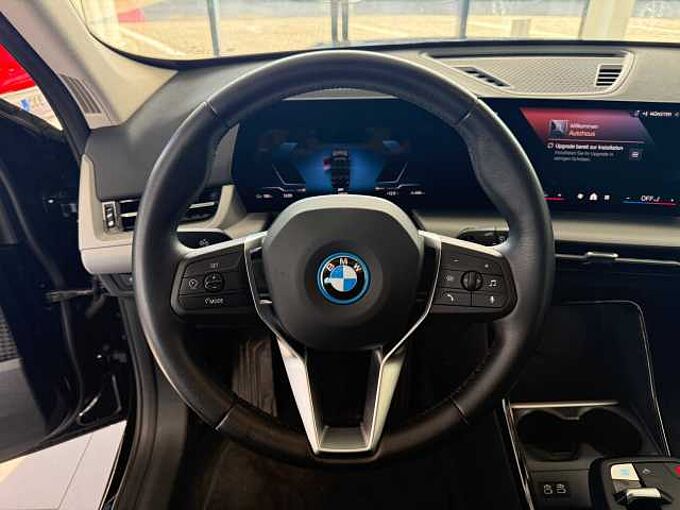 BMW iX1 eDrive20 | NAVI | KAMERA | PARKASSISTENT | SHZ