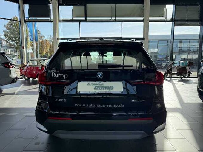 BMW iX1 eDrive20 | Navi | LED | SHZ| Kamera | Parkassistent